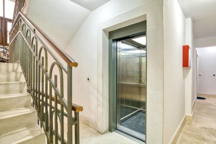 Dvosoban namješten stan, 90m2, Centar, Podgorica