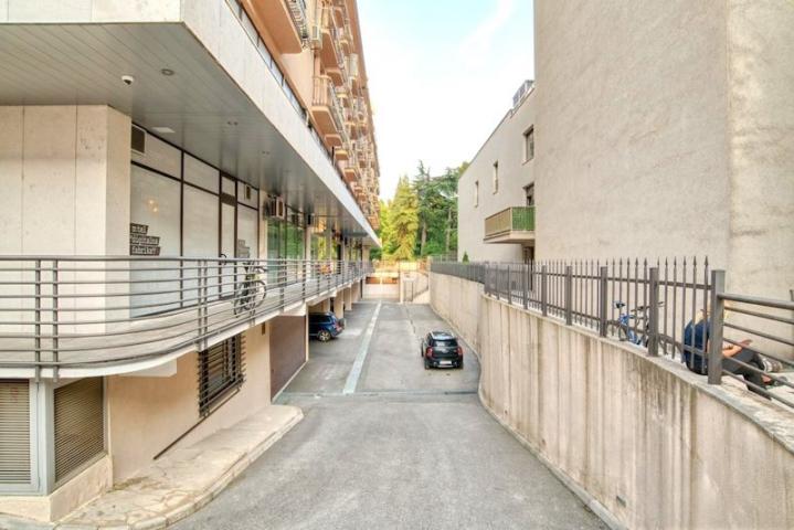Dvosoban namješten stan, 90m2, Centar, Podgorica