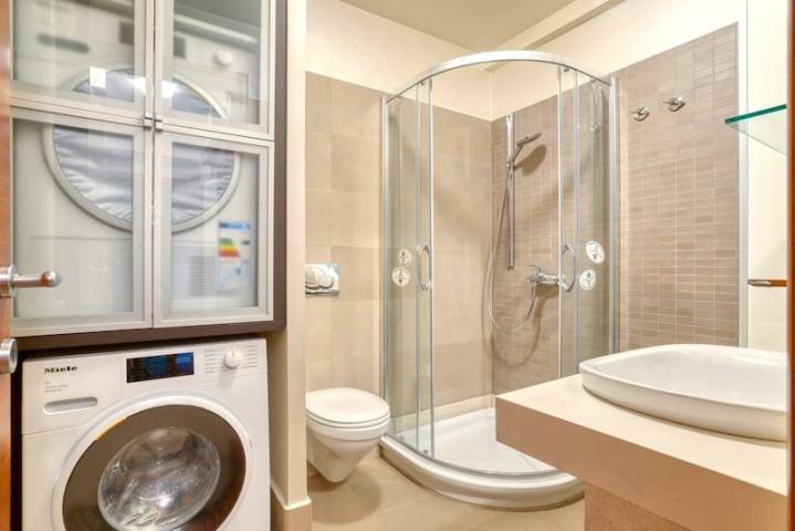 Dvosoban namješten stan, 90m2, Centar, Podgorica