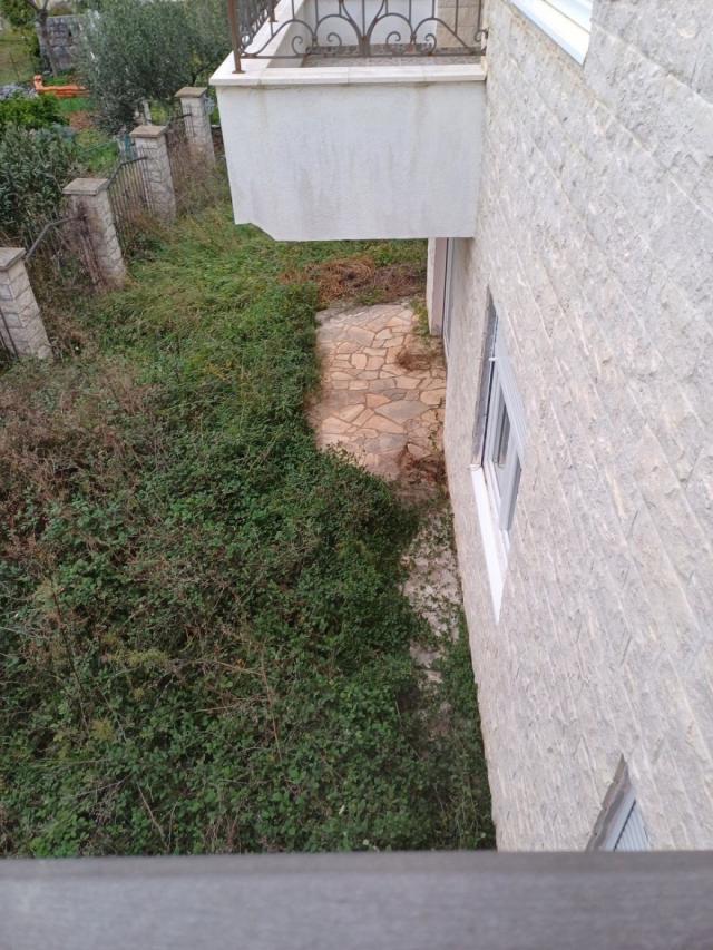 Kuca  iznad Svetog Stefana 