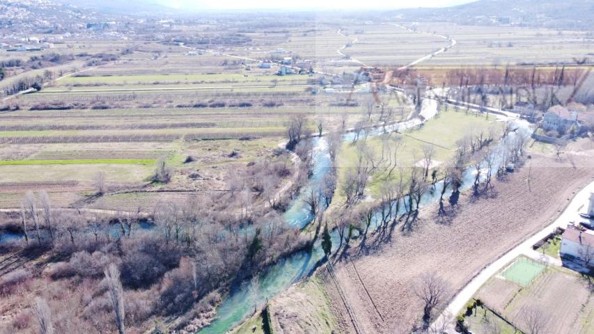 Imotski 11430 m2 građevinsko zemljište - novo u ponudi!