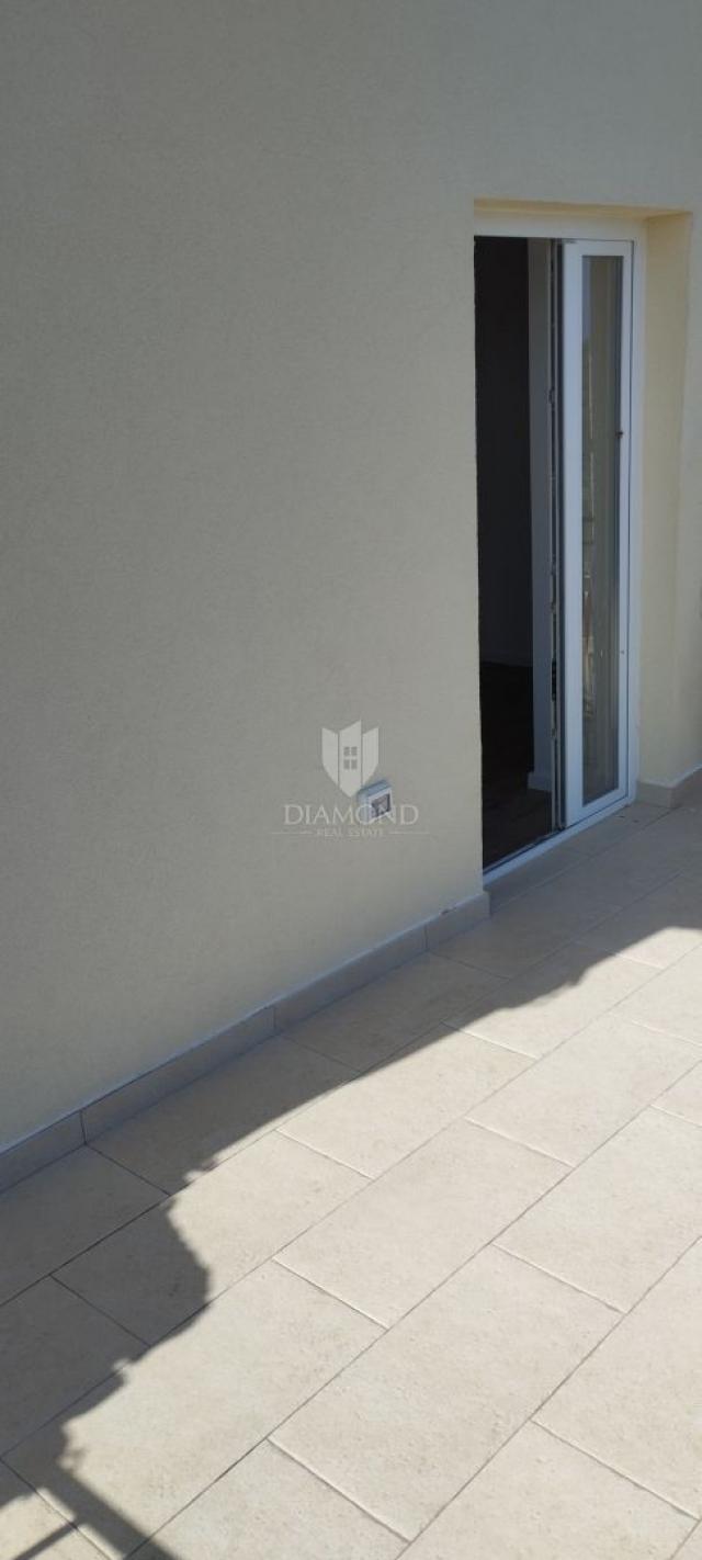 Kuća sa tri kata i prekrasnim pogledom na more - Višnjan (Poreč)