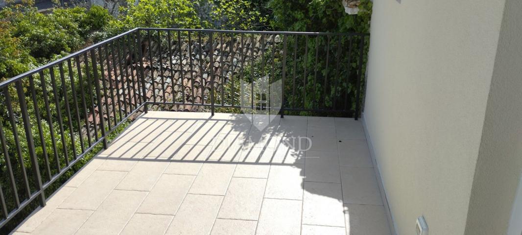 Kuća sa tri kata i prekrasnim pogledom na more - Višnjan (Poreč)