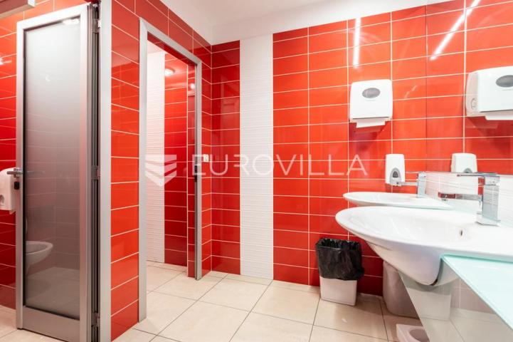 Split, prostran poslovni prostor površine 363,53 m²