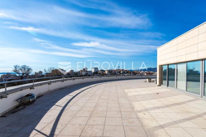 Split, prostran poslovni prostor površine 363,53 m²