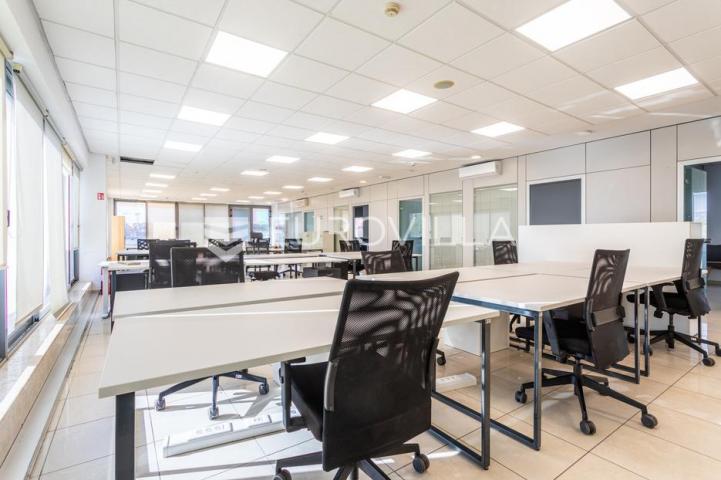 Split, prostran poslovni prostor površine 363,53 m²