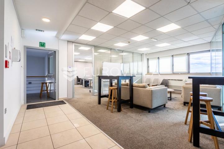 Split, prostran poslovni prostor površine 363,53 m²