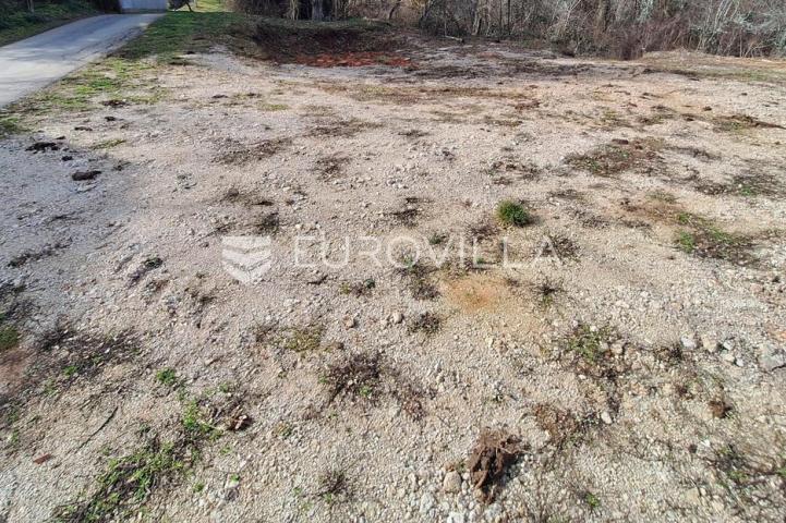 Slunj, Donji Lađevac, građevinsko zemljište 2946 m², odlična lokacija