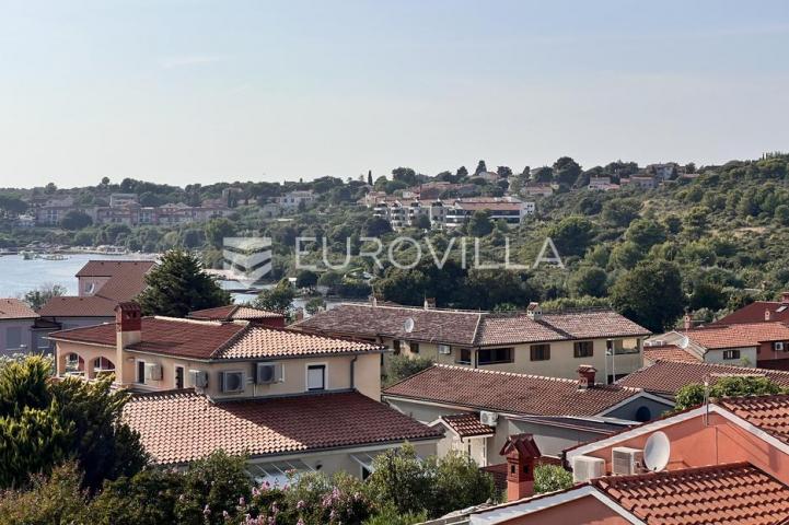 Istra, Banjole, četverosoban stan u novogradnji na prvom katu,108.36 m² s otvorenim pogledom na more