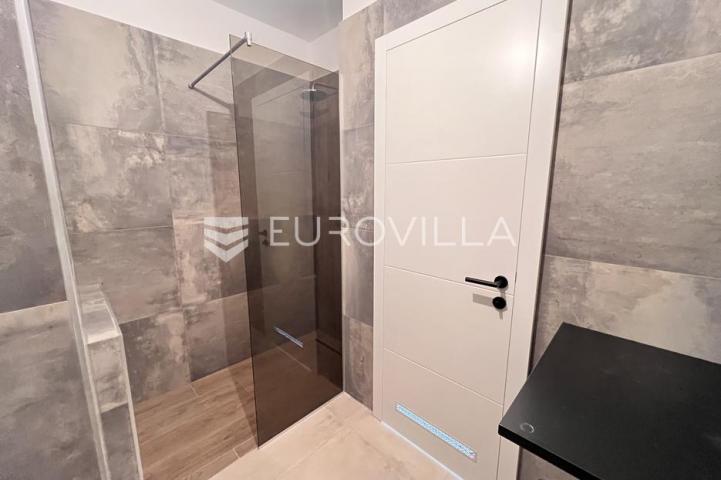 Istra, Banjole, četverosoban stan u novogradnji na prvom katu,108.36 m² s otvorenim pogledom na more