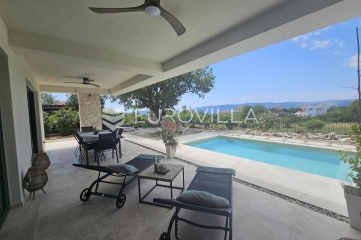 Krk, Linardići, luksuzna vila s bazenom i saunom, novogradnja, 200 m², okućnica 450 m²