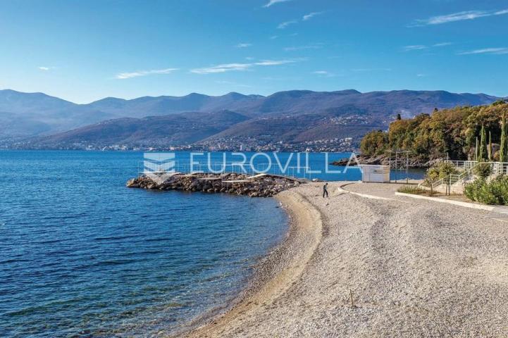 Rijeka, Kantrida, kuća s bazenom i panoramskim pogledom blizu mora