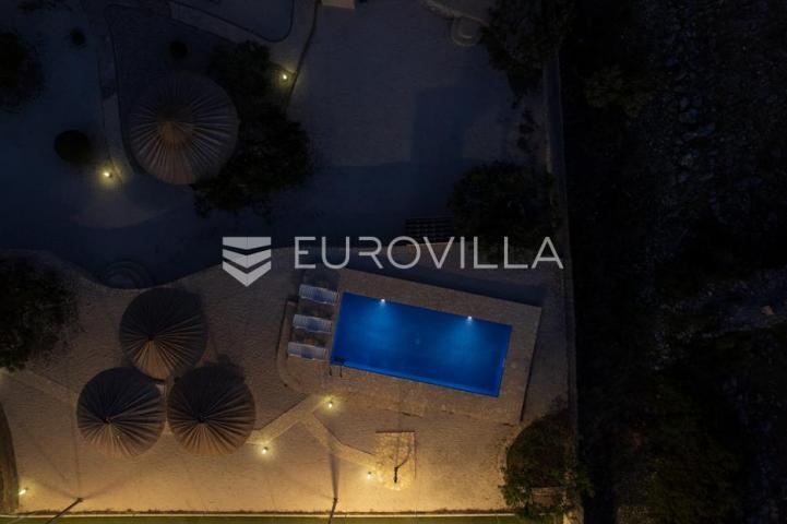 Brač, Milna, predivno uređeno imanje s predivnim pogledom na more
