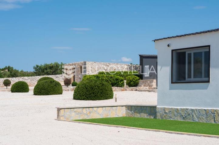 Brač, Milna, predivno uređeno imanje s predivnim pogledom na more