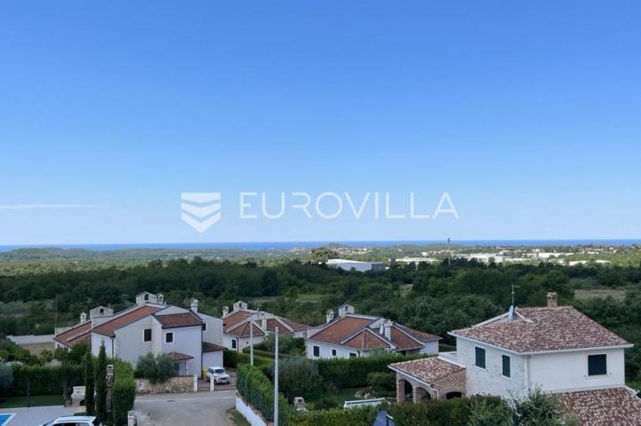 Istra, Poreč, Elegantna nekretnina u mirnom rezidencijalnom okruženju