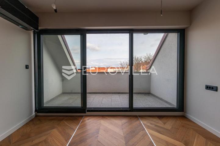 Požega, ekskluzivan dvoetažni stan s galerijom