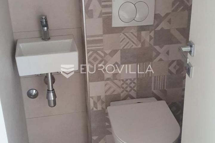 Istra, Poreč, Moderan stan u novogradnji na 2. katu s pogledom na more