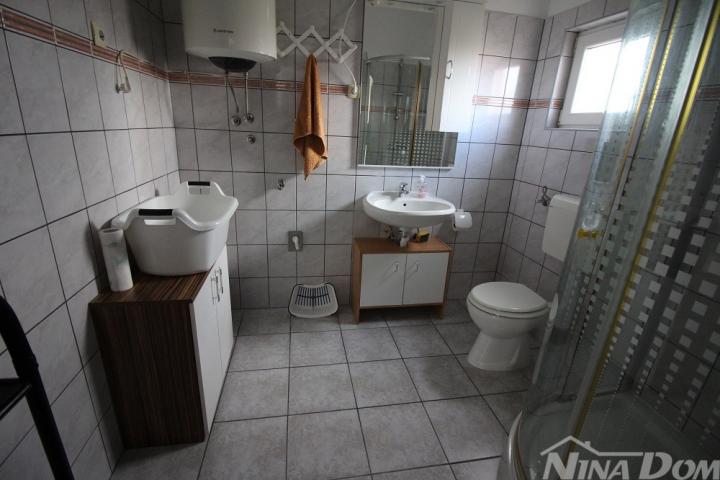 Nekretnina drugi red do mora s lijepom okućnicom