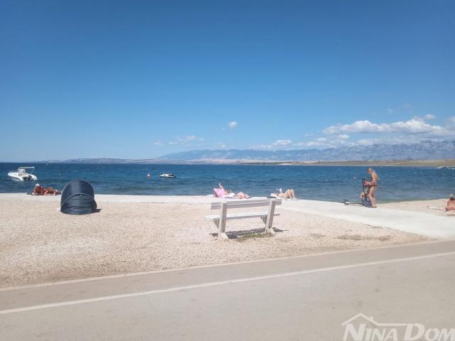 Nekretnina drugi red do mora s lijepom okućnicom