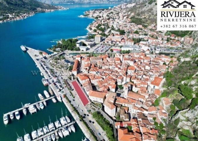 Prodaje se ekskluzivna kamena kuća u starom gradu Kotor
