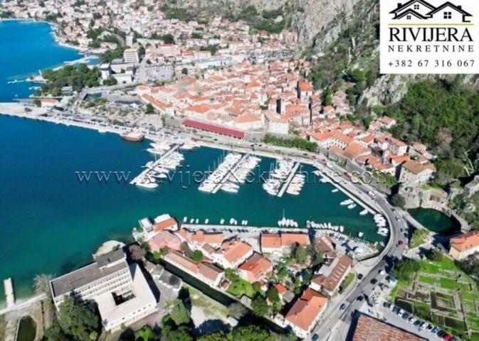 Prodaje se ekskluzivna kamena kuća u starom gradu Kotor