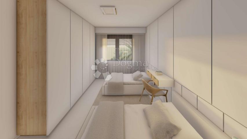 Ekskluzivno! Lux stan na prestižnoj lokaciji, 150m od mora