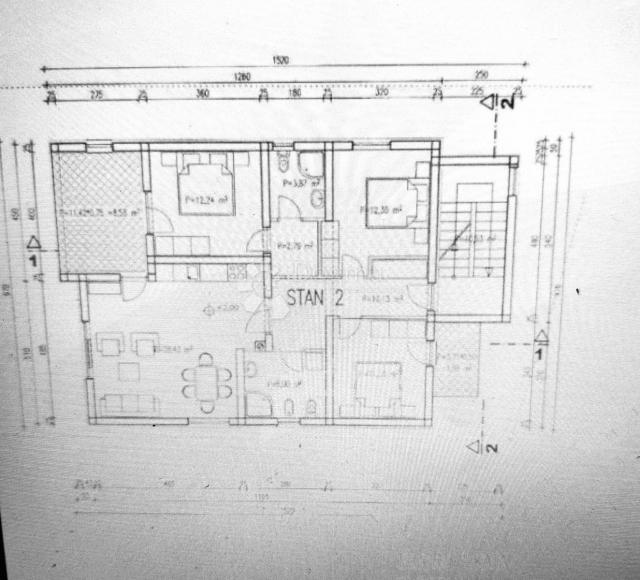  KUĆA U VODICAMA S DVA ODVOJENA STANA 256 m2