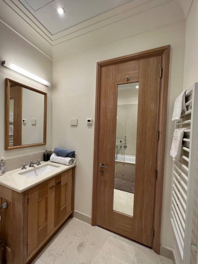 Prodaja, Stan, 131m2 , Porto Montenegro