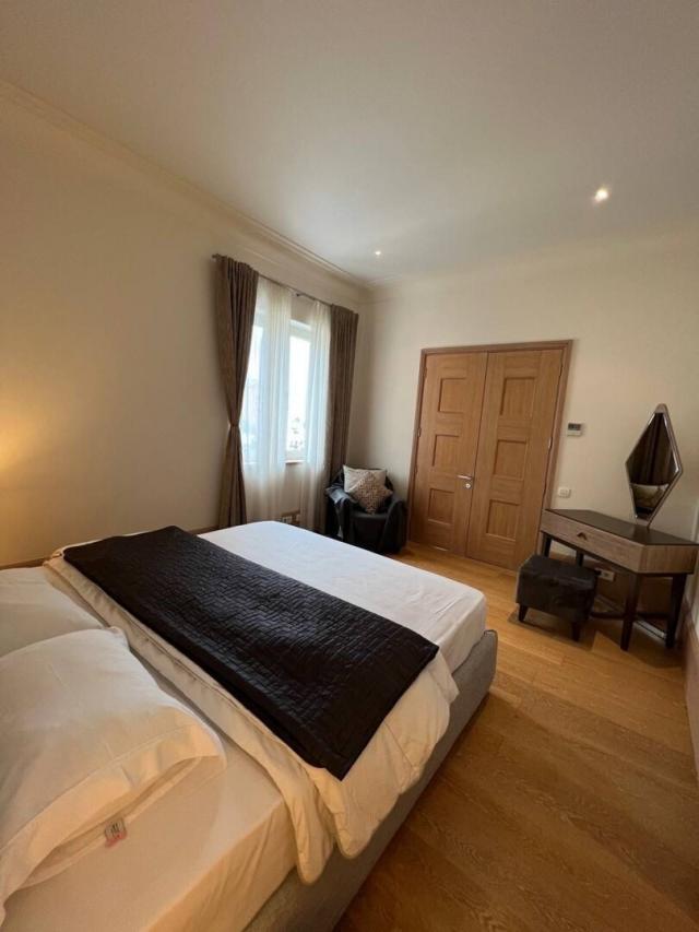 Prodaja, Stan, 131m2 , Porto Montenegro