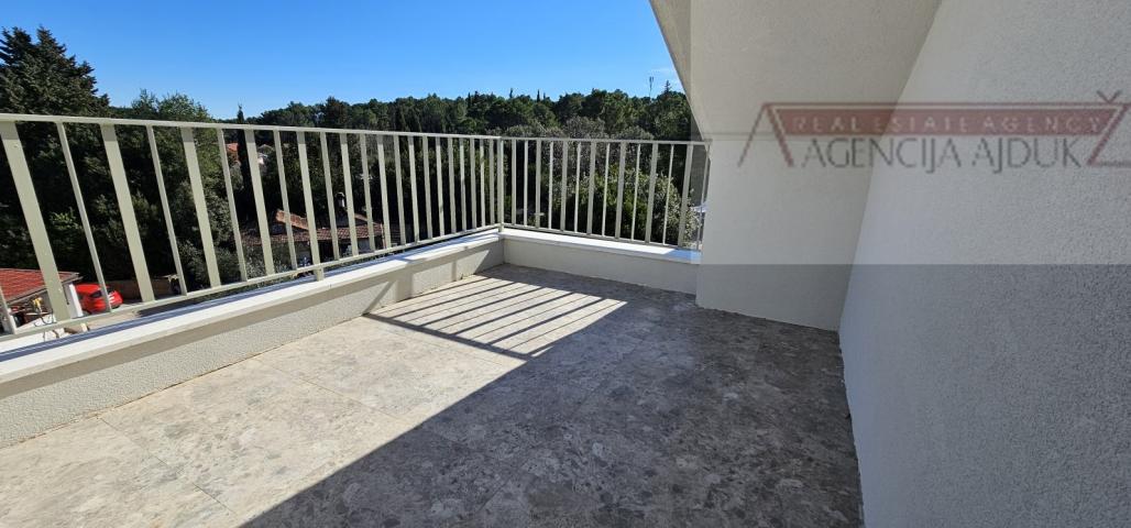 Hvar novogradnja 101,86 m2 Vrboska - dvosoban - dvoetažni - ekskluziva