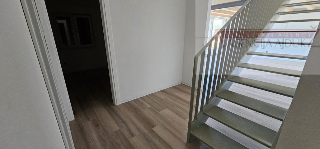 Hvar novogradnja 101,86 m2 Vrboska - dvosoban - dvoetažni - ekskluziva