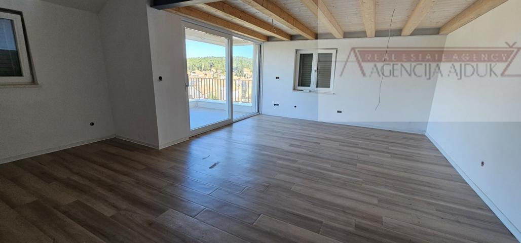Hvar novogradnja 101,86 m2 Vrboska - dvosoban - dvoetažni - ekskluziva