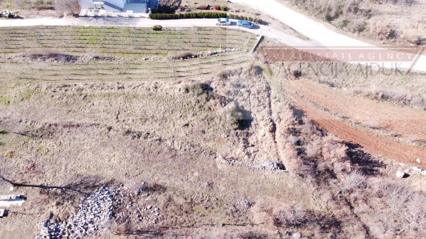 Imotski 900 m2 građevinsko zemljište Vinjani Gornji