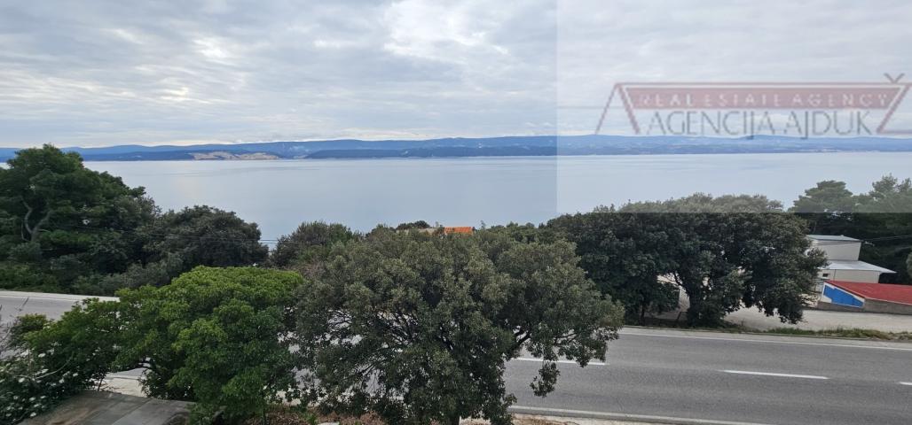 Omiš Stanići kuća 200 m2 - 120m od mora - otvoren pogled