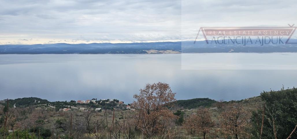 Omiš Stanići kuća 200 m2 - 120m od mora - otvoren pogled