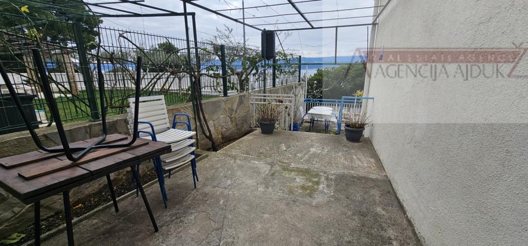 Omiš Stanići kuća 200 m2 - 120m od mora - otvoren pogled