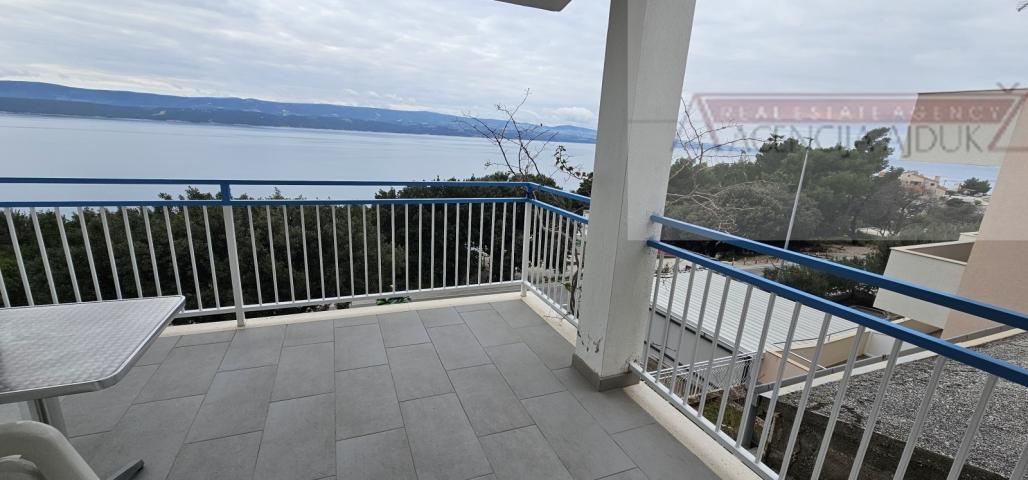 Omiš Stanići kuća 200 m2 - 120m od mora - otvoren pogled