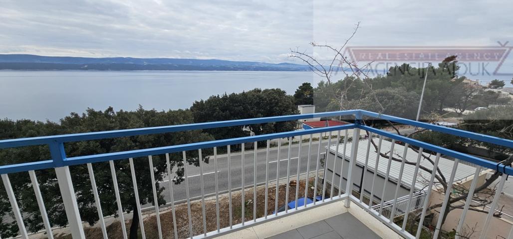 Omiš Stanići kuća 200 m2 - 120m od mora - otvoren pogled