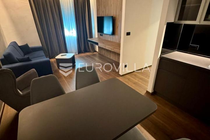 Varaždin Centar, useljiv trosobni stan 70 m² s uključenim režijama