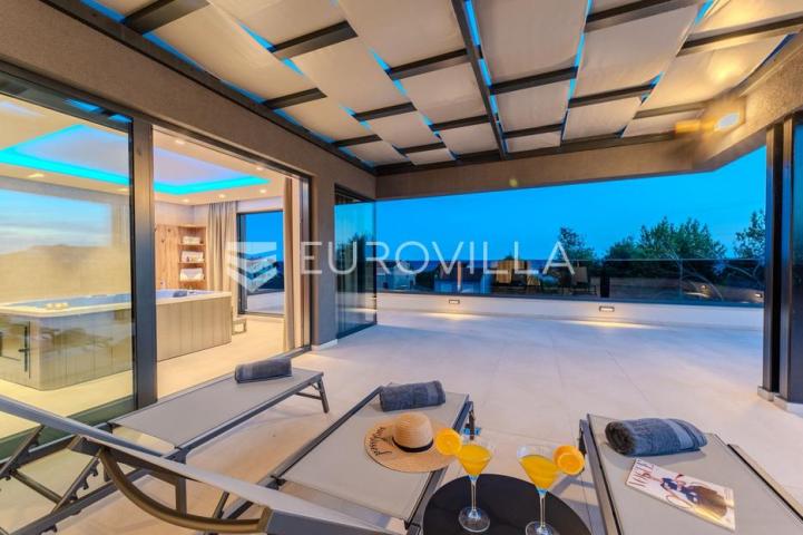 Zadar, Privlaka, ekskluzivna moderna vila s bazenom i wellness zonom