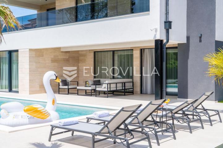 Zadar, Privlaka, ekskluzivna moderna vila s bazenom i wellness zonom