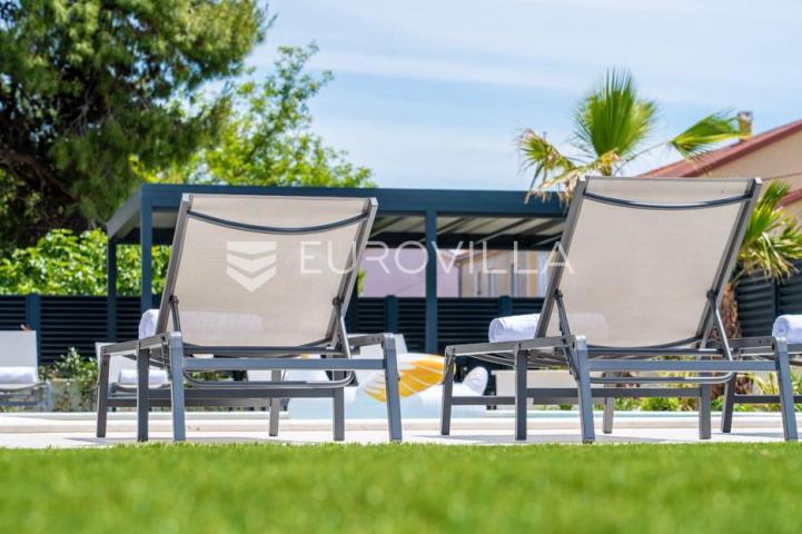 Zadar, Privlaka, ekskluzivna moderna vila s bazenom i wellness zonom