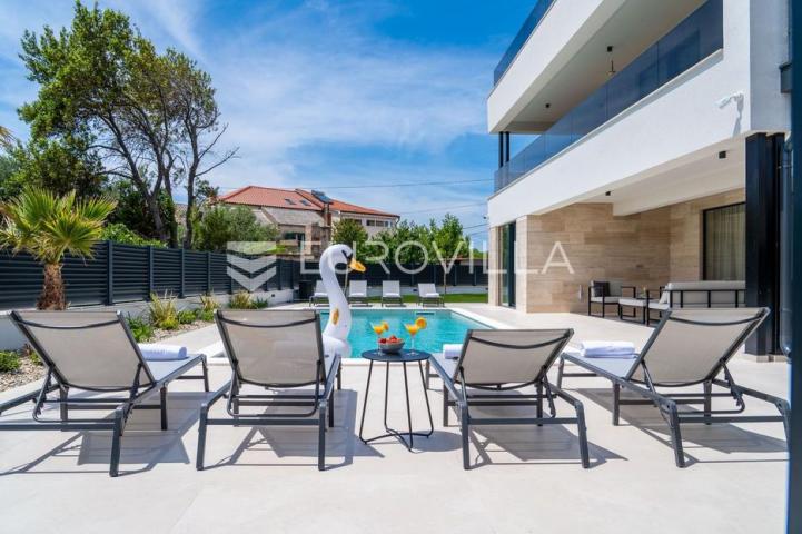 Zadar, Privlaka, ekskluzivna moderna vila s bazenom i wellness zonom