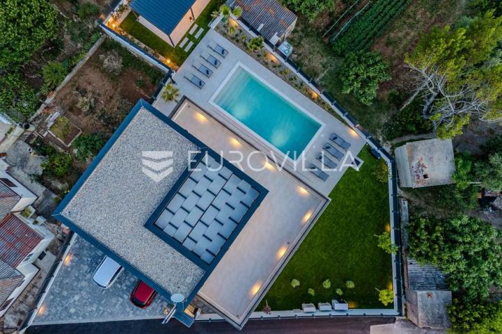 Zadar, Privlaka, ekskluzivna moderna vila s bazenom i wellness zonom