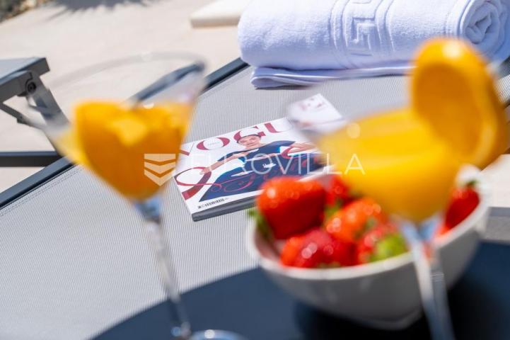 Zadar, Privlaka, ekskluzivna moderna vila s bazenom i wellness zonom