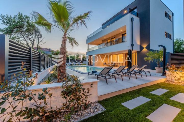 Zadar, Privlaka, ekskluzivna moderna vila s bazenom i wellness zonom