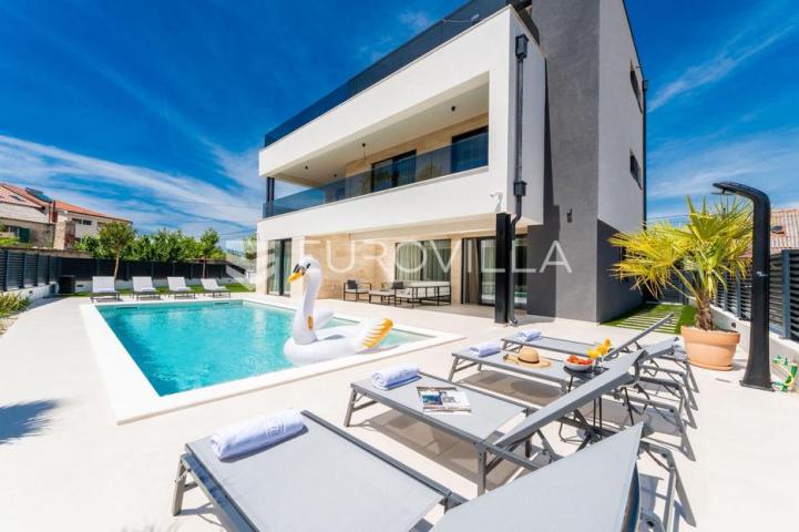 Zadar, Privlaka, ekskluzivna moderna vila s bazenom i wellness zonom