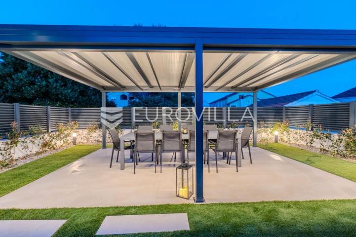 Zadar, Privlaka, ekskluzivna moderna vila s bazenom i wellness zonom
