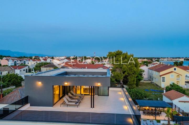 Zadar, Privlaka, ekskluzivna moderna vila s bazenom i wellness zonom