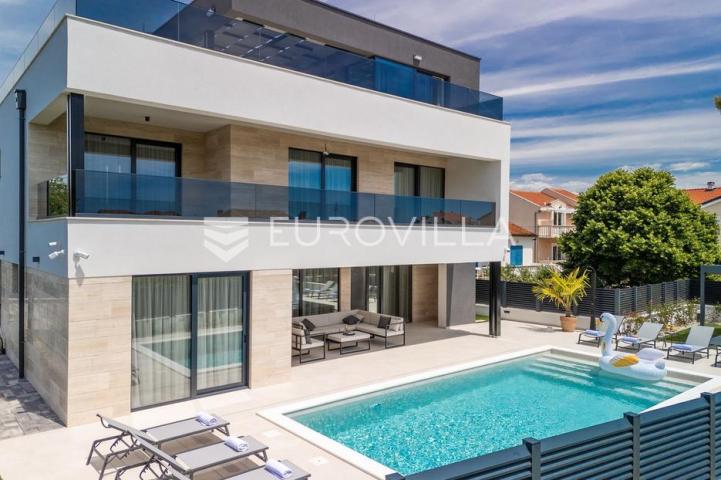Zadar, Privlaka, ekskluzivna moderna vila s bazenom i wellness zonom